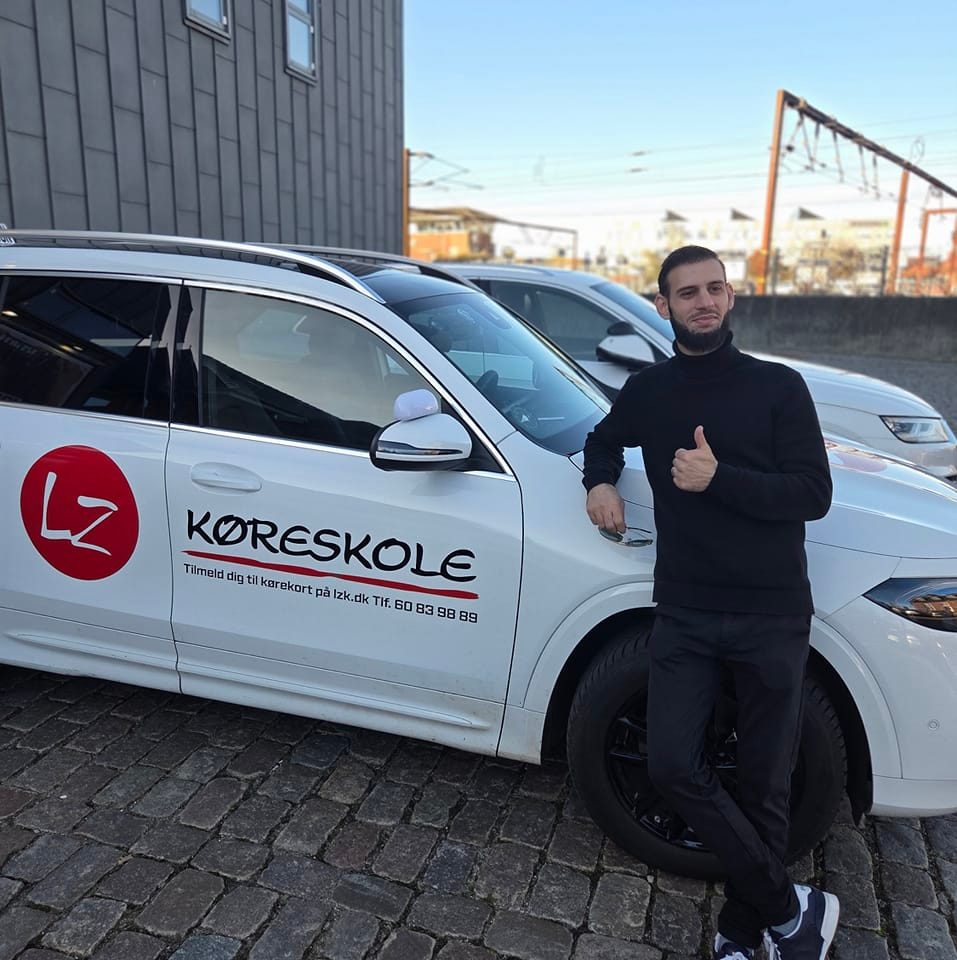 Custom alt text here