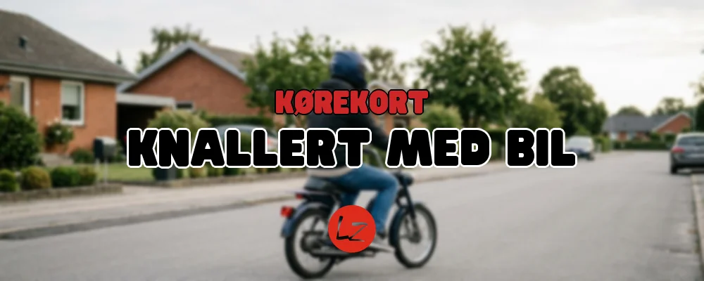 Ung knallertkører på dansk villavej – illustration til artikel om knallertkørsel med B-kørekort